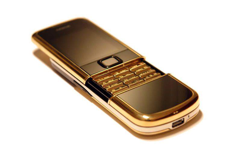 MJ - Nokia 8800 Gold Arte Limited Edition - Solid Gold. Gold Keyboard.